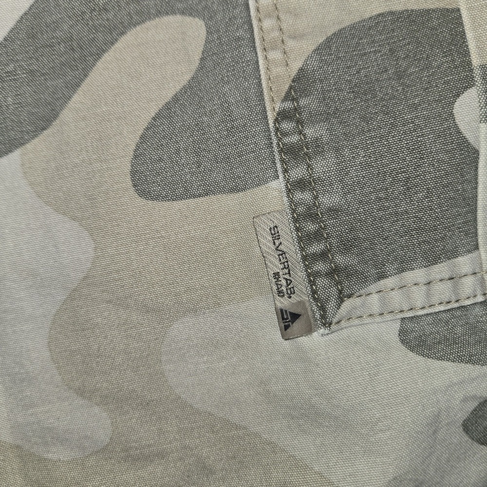 Vintage Y2k Levis Silvertab Camo Baggy Jorts Khaki Sz 34 Camouflage Low Slung - Picture 3 of 9